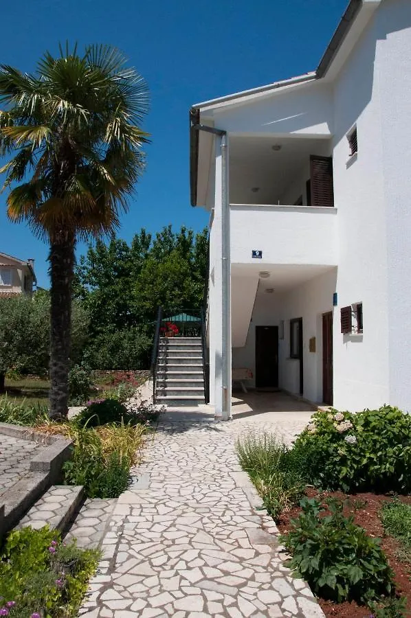 Laura'S Apartment Facing The Garden Porec 0*,  Croatia